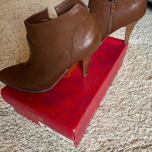 Carlos Santana boots